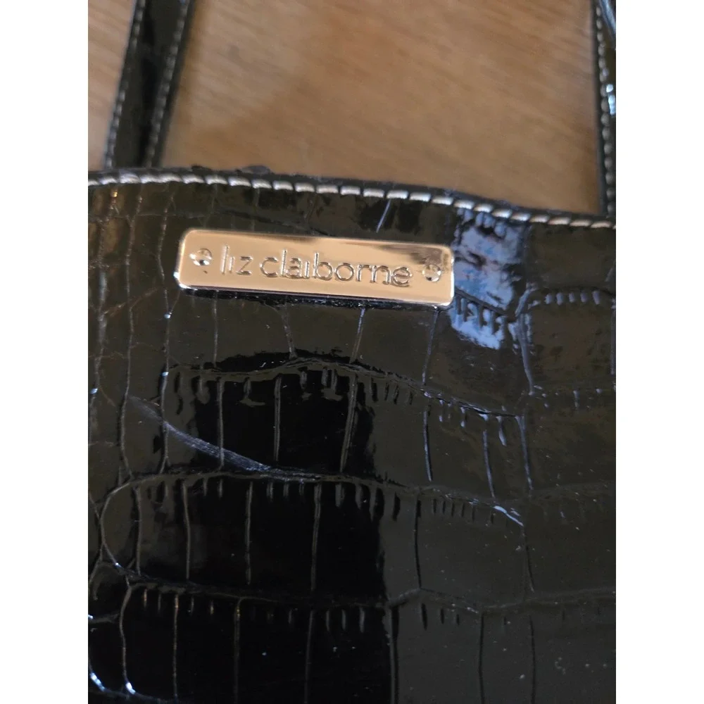 Liz Claiborne 90s Black Croc Embossed Shoulder Bag White Contrast Stitch